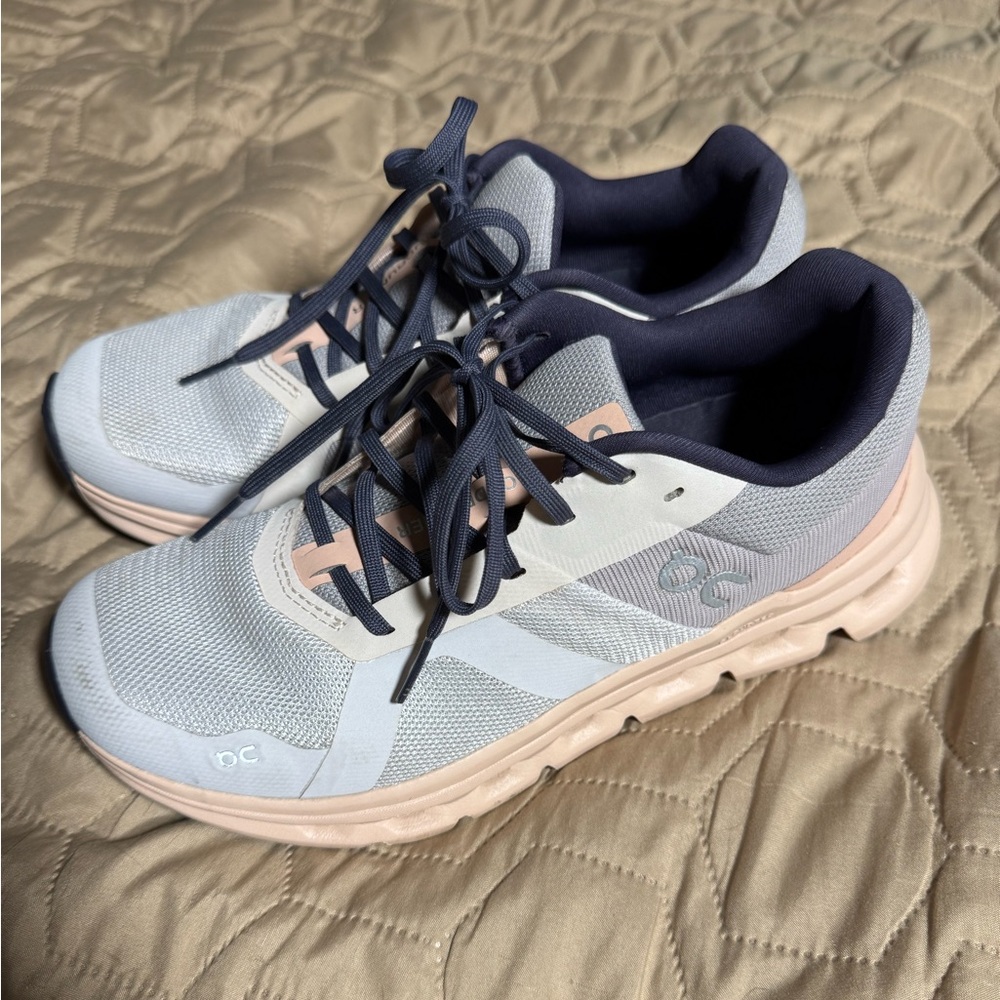 Good condition size 8